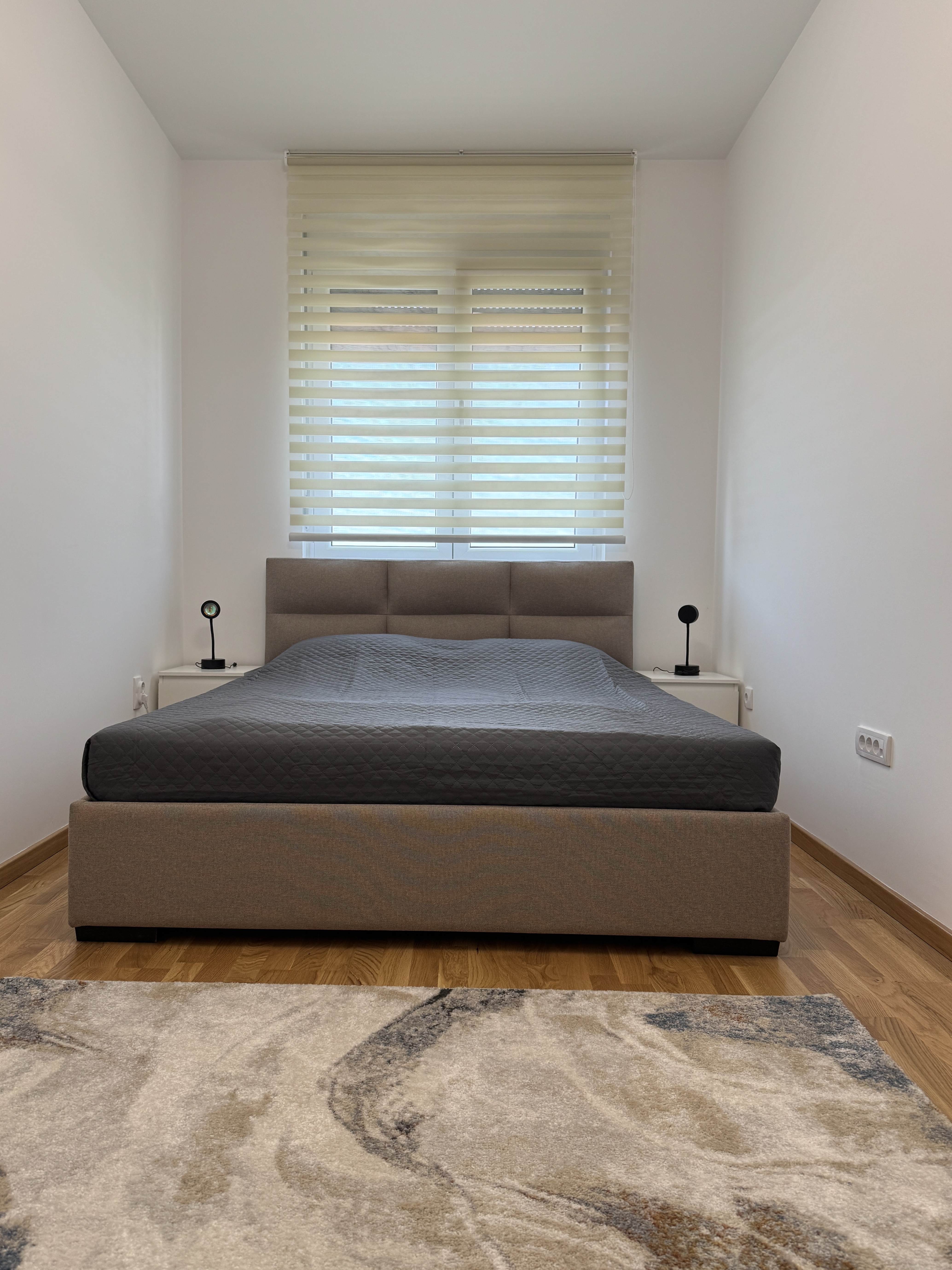 Bračni krevet u odvojenoj spavaćoj sobi apartmana MOKKA