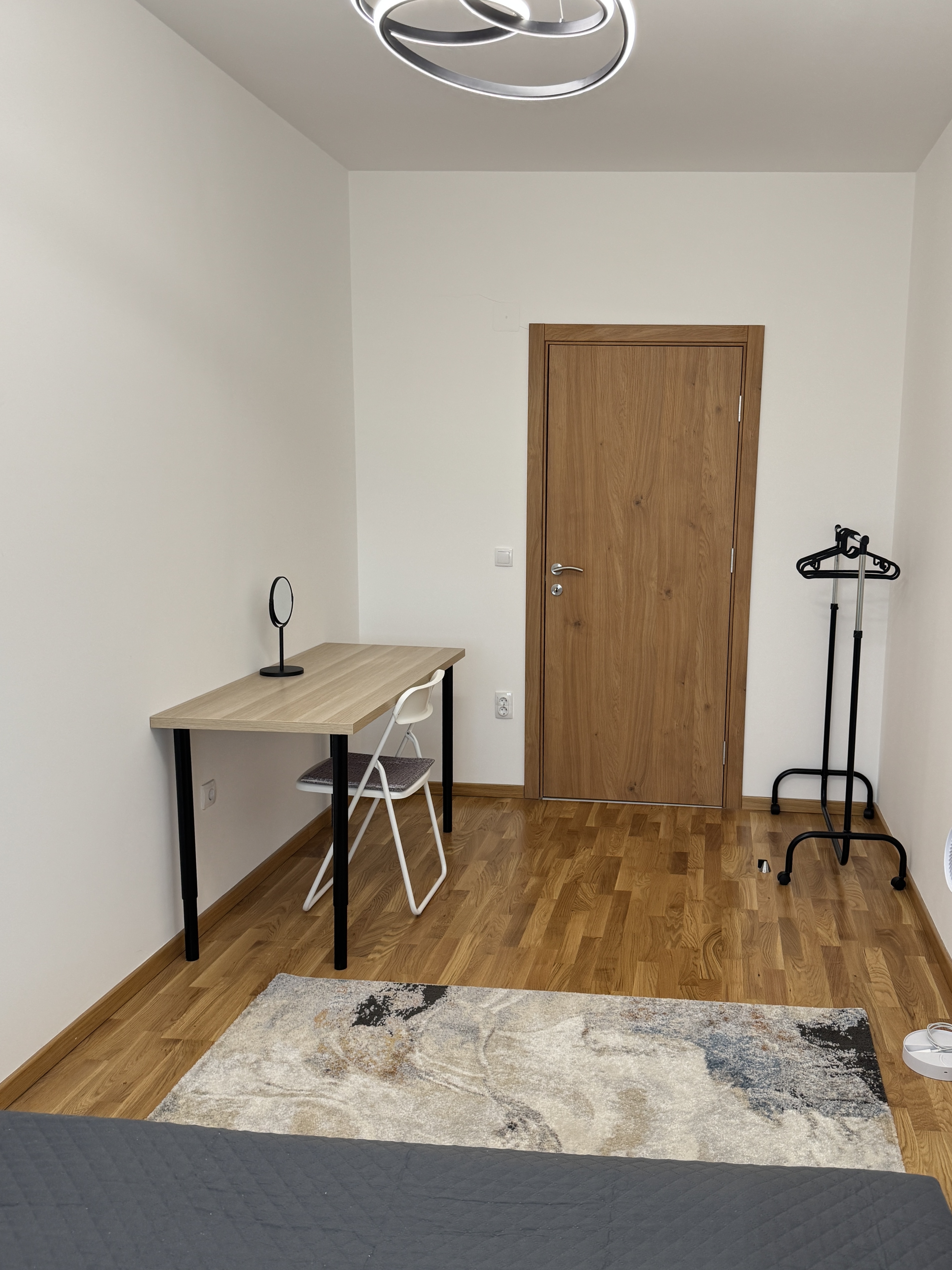 Radni sto u spavaćoj sobi apartmana MOKKA